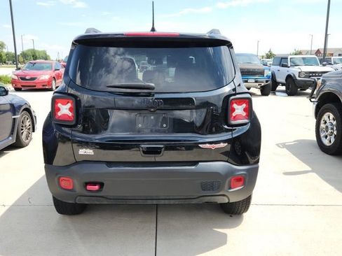 Used 2023 Jeep Renegade Trailhawk AWD/4WD image 2