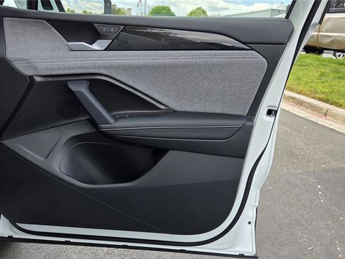 Used 2025 Volkswagen Tiguan S w/ 18" Wheel Package image 26