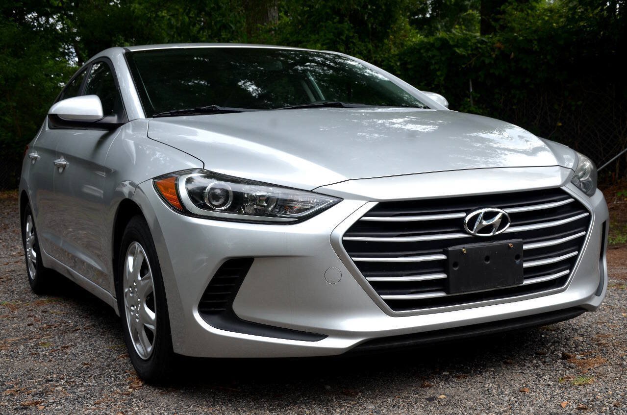 Used 2018 Hyundai Elantra SE FWD image 3
