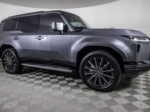 Used 2024 Lexus GX 550 w/ Cold Area Package image 3