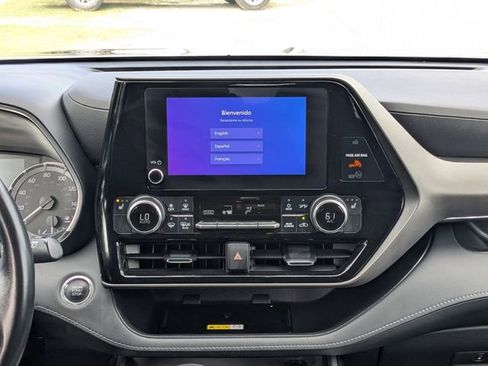 Used 2023 Toyota Highlander XLE image 20