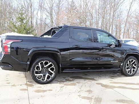 New 2024 Chevrolet Silverado EV RST image 7