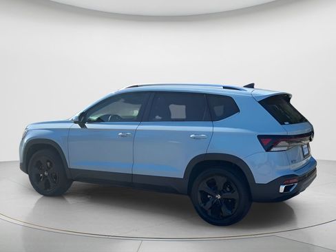 New 2026 Volkswagen Taos SEL image 6