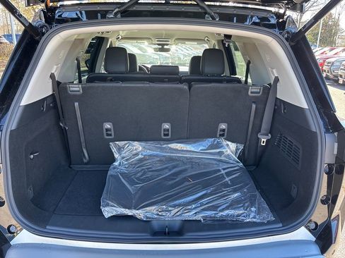 New 2025 Nissan Pathfinder SL w/ Lighting Package (N92) image 17