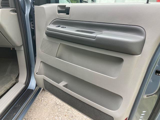 Used 2004 Ford Freestar SE FWD image 27