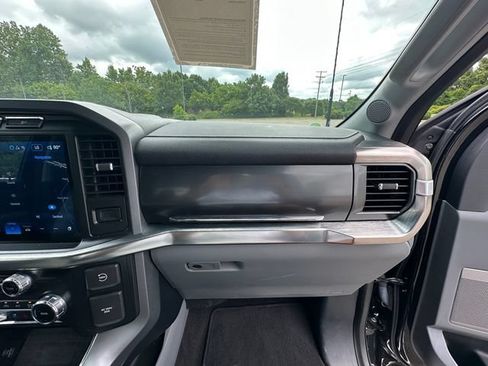 Used 2022 Ford F150 Lariat w/ Equipment Group 502A High AWD/4WD image 16