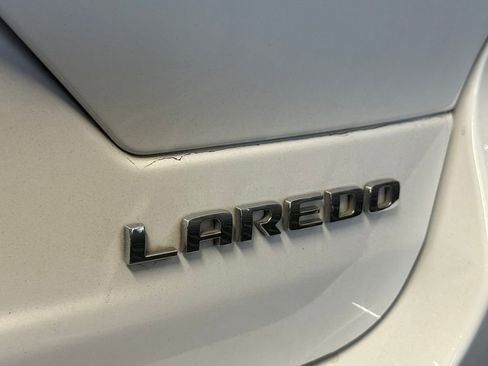 Used 2023 Jeep Grand Cherokee Laredo image 24