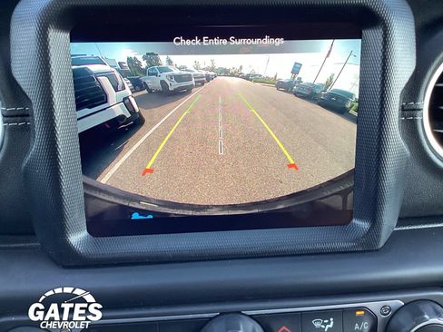 Used 2023 Jeep Wrangler Unlimited Sahara AWD/4WD image 15