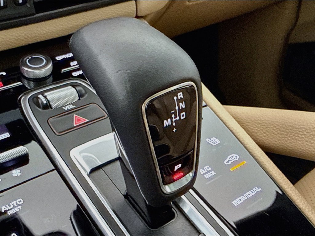 Certified 2023 Porsche Cayenne Coupe AWD/4WD image 21