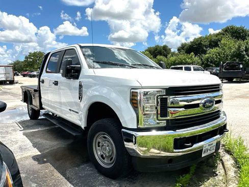 Used 2019 Ford F250 XL w/ STX Appearance Package AWD/4WD image 4