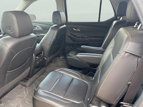 Used 2021 Chevrolet Traverse RS FWD image 9