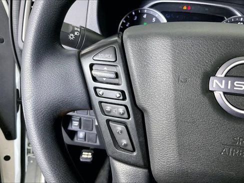 Used 2022 Nissan Frontier SV w/ Technology Package RWD image 23