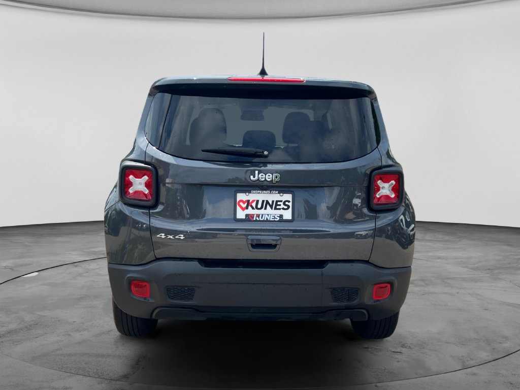 Used 2023 Jeep Renegade Latitude AWD/4WD image 8