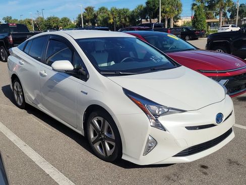 Certified 2017 Toyota Prius Four Touring FWD image 3