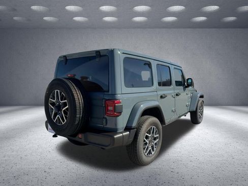 Used 2024 Jeep Wrangler Unlimited Sahara AWD/4WD image 3