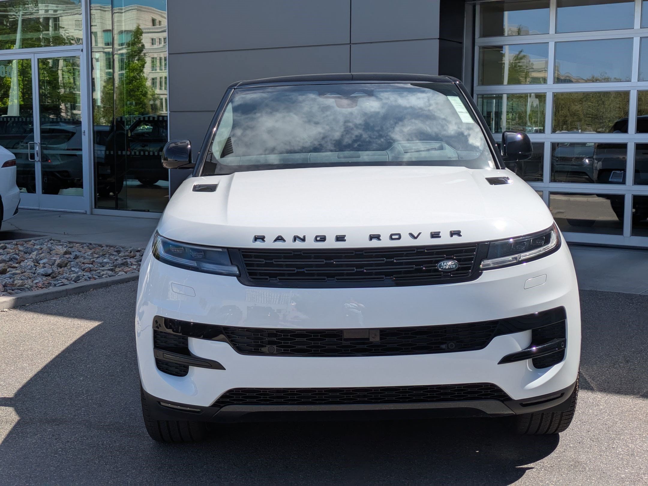 New 2026 Land Rover Range Rover Sport SE AWD/4WD image 2