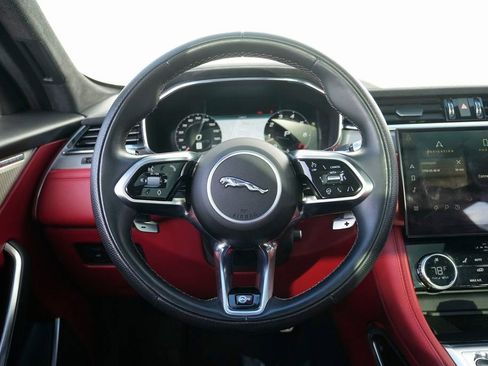 Used 2022 Jaguar F-PACE SVR image 46