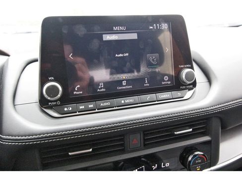 Used 2023 Nissan Rogue SV image 19