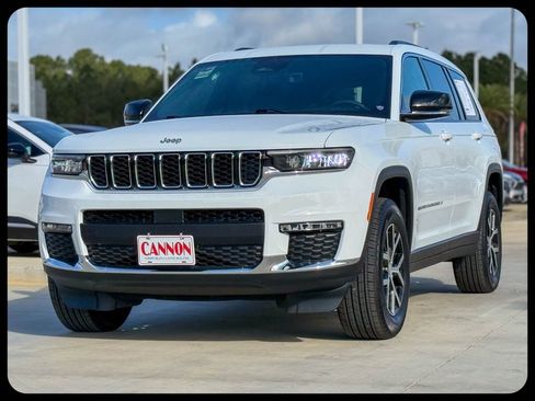 Used 2025 Jeep Grand Cherokee L Limited RWD image 3