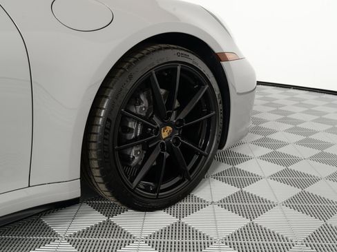 Used 2024 Porsche 911 Carrera RWD image 49
