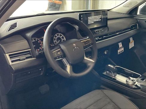 New 2026 Mitsubishi Outlander SE AWD/4WD image 6