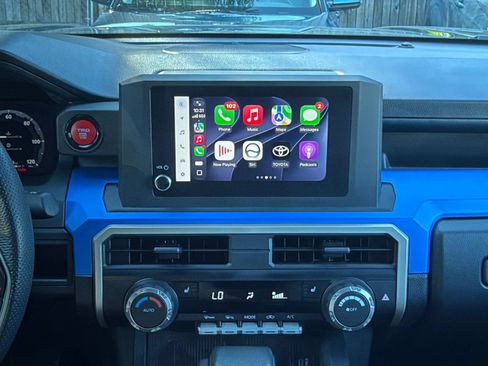 Used 2025 Toyota Tacoma TRD Off-Road AWD/4WD image 16