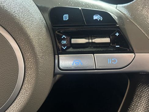 Used 2024 Hyundai Elantra SEL FWD image 29