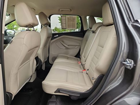 Used 2017 Ford Escape Titanium image 19