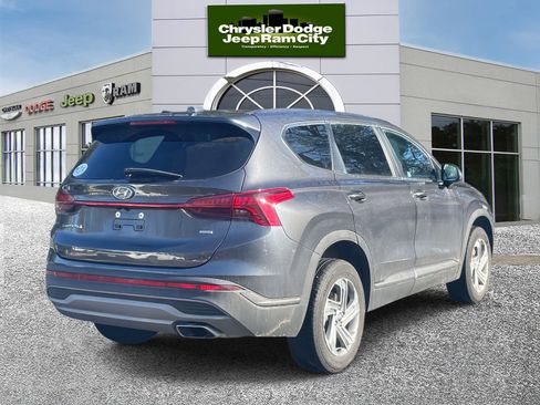 Used 2022 Hyundai Santa Fe SE image 5