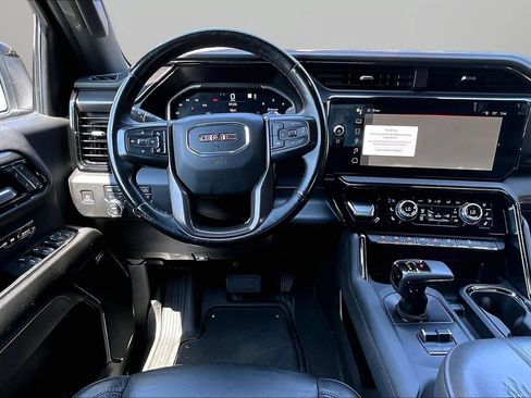 Used 2023 GMC Sierra 1500 AT4 w/ Technology Package AWD/4WD image 10