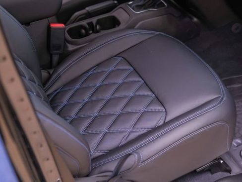 Used 2025 Jeep Gladiator Sport image 57