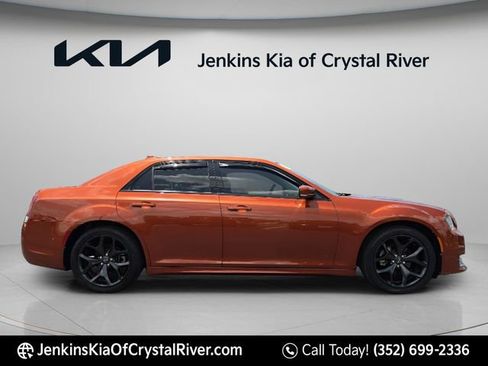 Used 2021 Chrysler 300 Touring L RWD image 4