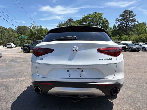 Used 2018 Alfa Romeo Stelvio Ti Lusso image 4