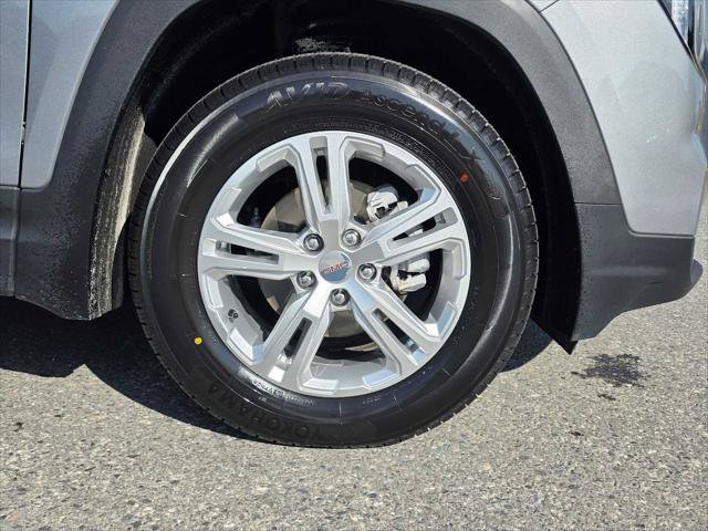 Used 2024 GMC Terrain SLE AWD/4WD image 9