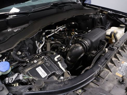 Certified 2022 Ford Explorer XLT w/ Equipment Group 202A image 15