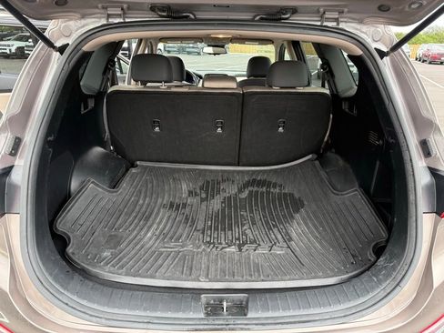 Used 2019 Hyundai Santa Fe SEL FWD image 26