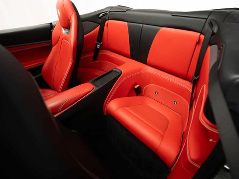 Used 2020 Ferrari Portofino RWD image 29