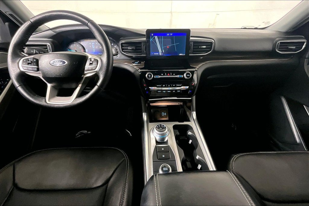 Used 2023 Ford Explorer Limited AWD/4WD image 15