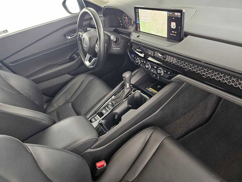 Used 2023 Honda Accord Touring image 11
