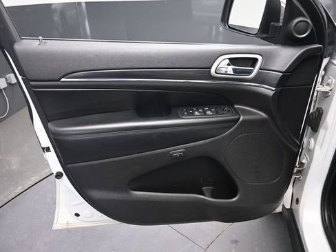 Used 2020 Jeep Grand Cherokee Limited w/ Luxury Group II AWD/4WD image 18