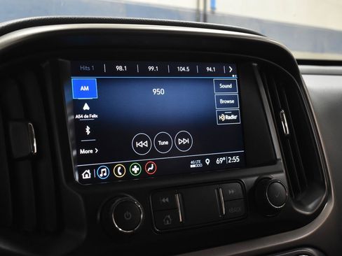 Used 2022 Chevrolet Colorado Z71 AWD/4WD image 15