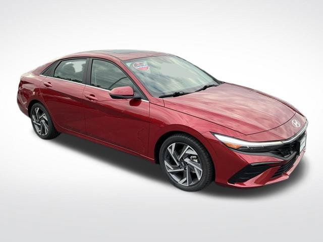 Used 2025 Hyundai Elantra Limited FWD image 9