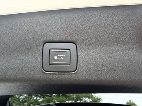 Used 2024 Chevrolet TrailBlazer RS w/ Convenience Package AWD/4WD image 8
