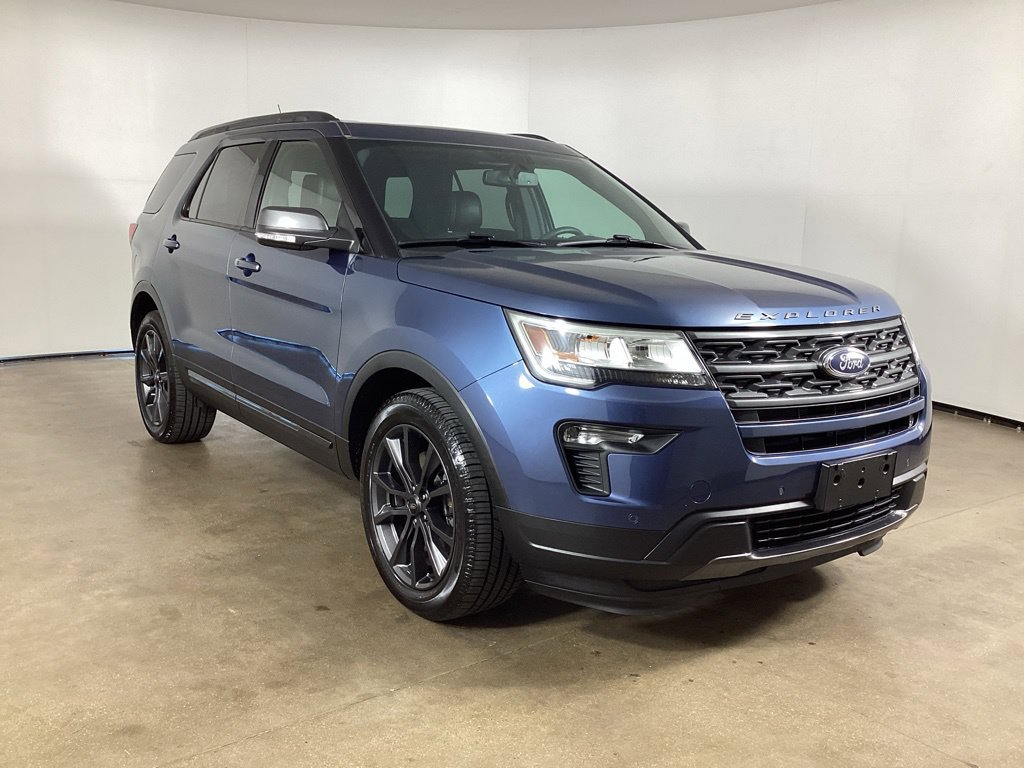 Certified 2018 Ford Explorer XLT w/ Equipment Group 202A AWD/4WD image 3
