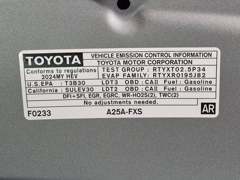 Used 2024 Toyota Sienna Platinum AWD/4WD image 28