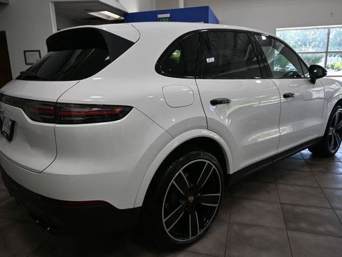 Used 2019 Porsche Cayenne S w/ Premium Package AWD/4WD image 5