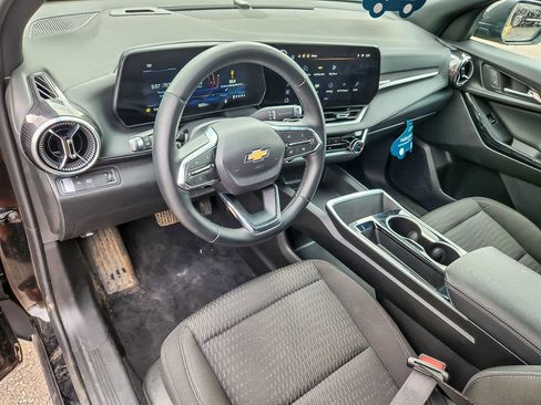 Used 2025 Chevrolet Equinox LT image 8