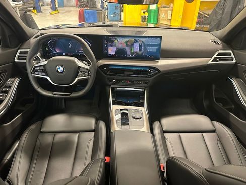 Used 2025 BMW 330i xDrive Sedan w/ Convenience Package image 24