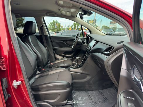 Used 2021 Buick Encore Preferred image 10