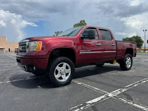 Used 2013 GMC Sierra 2500 Denali AWD/4WD image 2